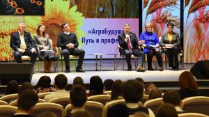 В Крупках провели открытый диалог "100 вопросов нанимателю"