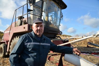 Аграрии из СУП «Щавры-агро» убирают «царицу полей»