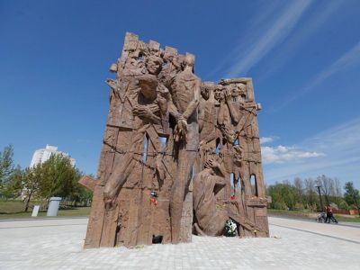 Тополиную аллею восстановят в МК &quot;Тростенец&quot; во время субботника