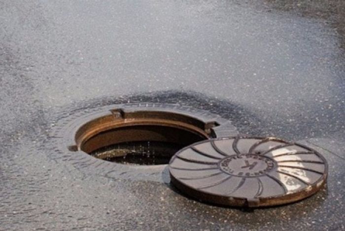 Если заметили открытый люк, не проходите мимо!