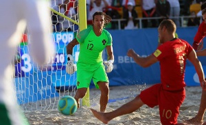 Сборная Беларуси по пляжному футболу проиграла команде Португалии и не вышла в полуфинал II Европейских игр