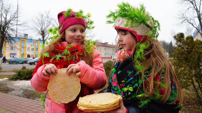 В Крупках праздничными гуляниями провели Масленицу (фото)