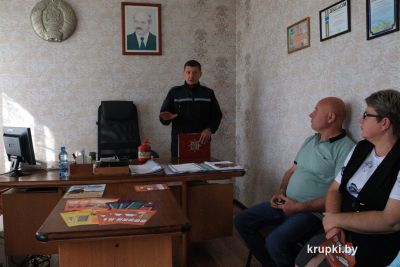 Начальник Крупского РОЧС встретился с жителями аг. Хотюхово