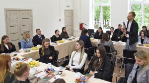Председатель Крупского райисполкома провел встречу с молодыми специалистами