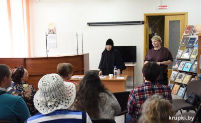В рамках фестиваля православной культуры "Кладезь" в районной библиотеке прошла встреча "Живое слово"