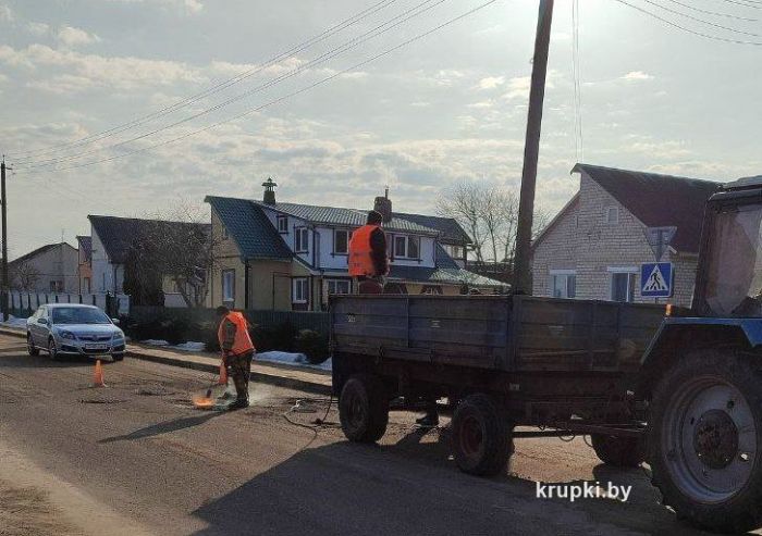 В Крупках КУП &laquo;Жилтеплострой&raquo; приводит в порядок улицу Строителей