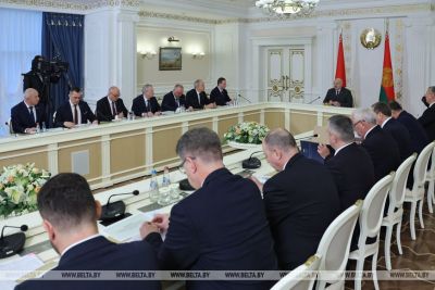 "Основные вооружения надо иметь свои". Лукашенко о задачах для ВПК