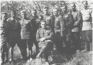 За какие заслуги Герой СССР, уроженец поселка Бобр Василий Князев удостоен высокой награды?