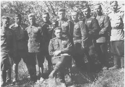 За какие заслуги Герой СССР, уроженец поселка Бобр Василий Князев удостоен высокой награды?