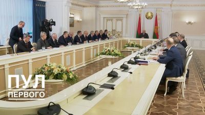 Лукашенко ответил американцам про ядерное оружие и рассказал, как будет барражировать &quot;Орешник&quot;