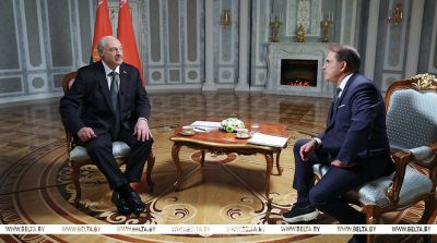 Лукашенко сравнил белорусскую "диктатуру" и американскую "демократию" на конкретном примере