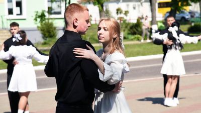 В Крупках прошел районный смотр-конкурс &quot;Майский вальс&quot; (фото)