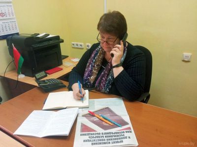 В Крупках продолжают работать общественные приемные