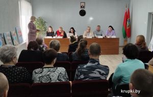 В Крупском ТЦСОН прошел круглый стол для граждан с инвалидностью и семей, воспитывающих детей-инвалидов