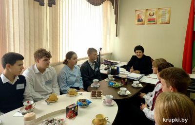Начальник управления по образованию, спорту и туризму райисполкома встретился с учащимися педклассов