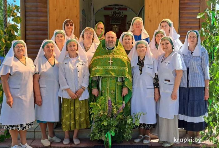 Более 10 лет при храме святителя Николая Чудотворца г. Крупки действует сестричество