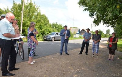 Председатель Крупского райисполкома встретился с жителями деревень Докучино, Прошика и коллективом Селявского лесничества