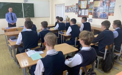 Со старшеклассниками школ района активно проводится профориентационная работа