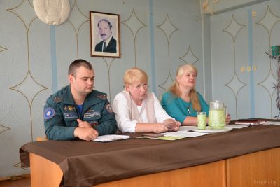 На базе ОАО «Крупский райагросервис» провели семинар-­учебу по уборке урожая