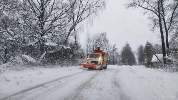 В районе ведется расчистка дорог от снега