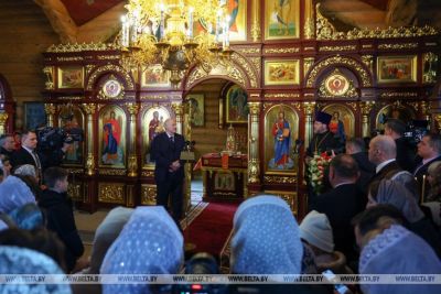 Лукашенко поручил побыстрее закончить сев и напомнил о задачах по урожаю