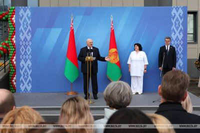 Лукашенко открыл в Минске поликлинику будущего