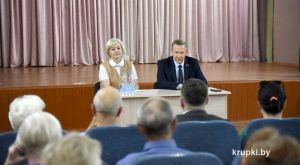 Председатель райисполкома Вячеслав Лопатко встретился с жителями улицы Армейской