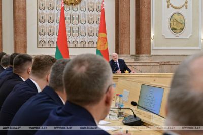Лукашенко требует не &quot;проспать&quot; Африку и ждет удвоения товарооборота