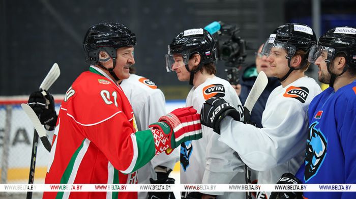 "Надо прагматично играть". Лукашенко дал советы игрокам "Динамо-Минск" перед продолжением игр в КХЛ