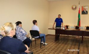Начальник Крупского РОЧС встретился с жителями агрогородка Ухвала