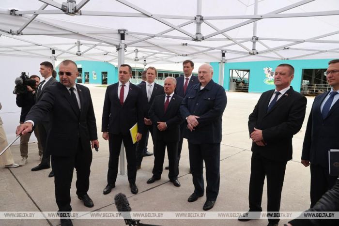 Александр Лукашенко ознакомился с ситуацией в сельском хозяйстве
