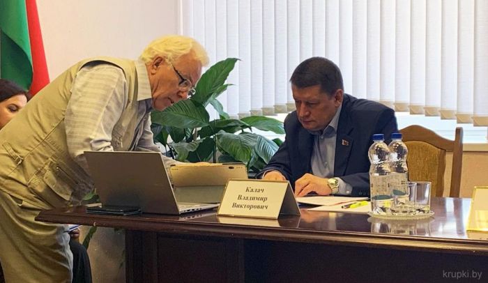 Помощник Президента провел прием граждан в Ухвальском сельисполкоме