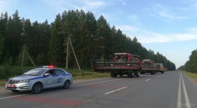 Сотрудники ГАИ оказывают содействие в сохранности урожая