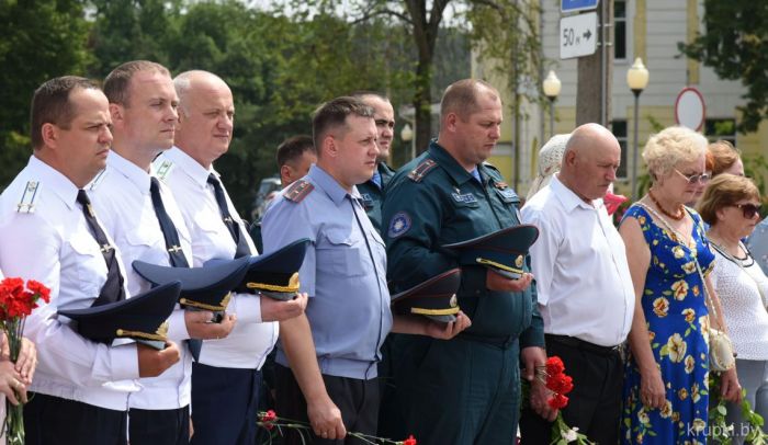 Всебелорусской минутой молчания в Крупках почтили память погибших в Великой Отечественной войны