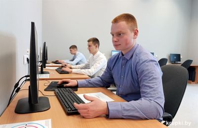 Специальности с присвоением квалификационной категории получили выпускники СШ № 1 г. Крупки