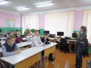 Специалисты Крупского РЦГиЭ встретились со школьниками Ухвальщины