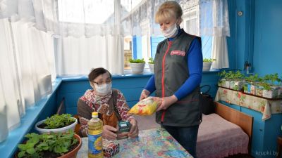 Тамара МАКАРЕВИЧ: «Прихожу к своим бабушкам и дедушкам, вижу: держатся бодрячком. Значит – всё хорошо!»