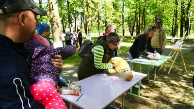 В Крупском городском парке прошел семейный спортивно-развлекательный праздник