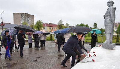 У памятника Герою Советского Союза Е.Ф. Колесовой состоялся митинг, посвященный Дню Великой Победы