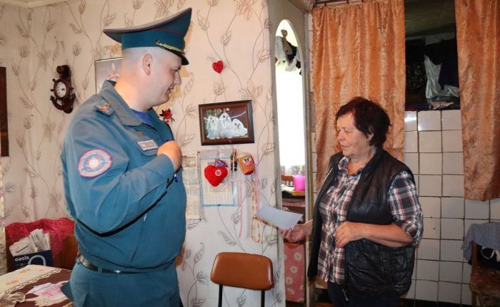Крупские спасатели продолжили пожарно-профилактическую работу в д.Заровье