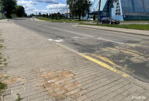 Службы оперативно отремонтировали тротуарную дорожку по улице Черняховского