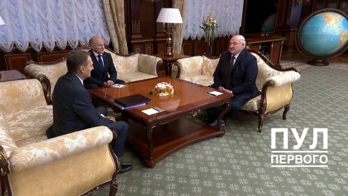 Лукашенко на встрече с Нарышкиным: надо посоветоваться по некоторым вопросам, как будем действовать дальше