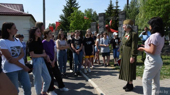 Работающая молодежь Крупщины и школьники совершили экскурсию по городу