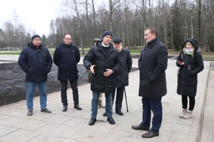 Александр Турчин посетил строящийся музей в Хатыни