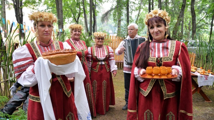 Во время праздничных гуляний Крупщина ярко представила свои таланты (фото)