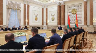 Лукашенко - ответственным за медицину: я вам никогда за село не прощу