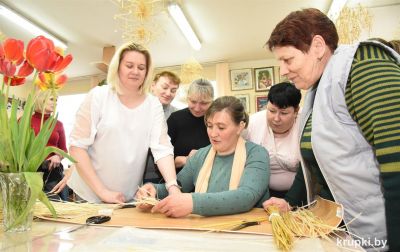 Крупские семьи побывали в Доме ремесел и окунулись в атмосферу традиционной белорусской культуры и творчества
