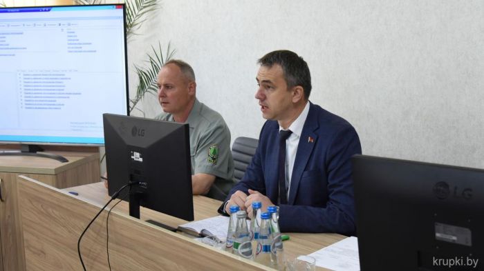 На базе Крупского лесхоза прошло совещание с участием заместителя министра лесного хозяйства