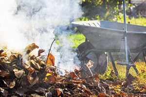 Под Копылем пенсионер погиб при сжигании мусора,&nbsp;его сосед получил ожоги