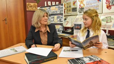 Елена Азарёнок изучает традиции праздников на Крупщине